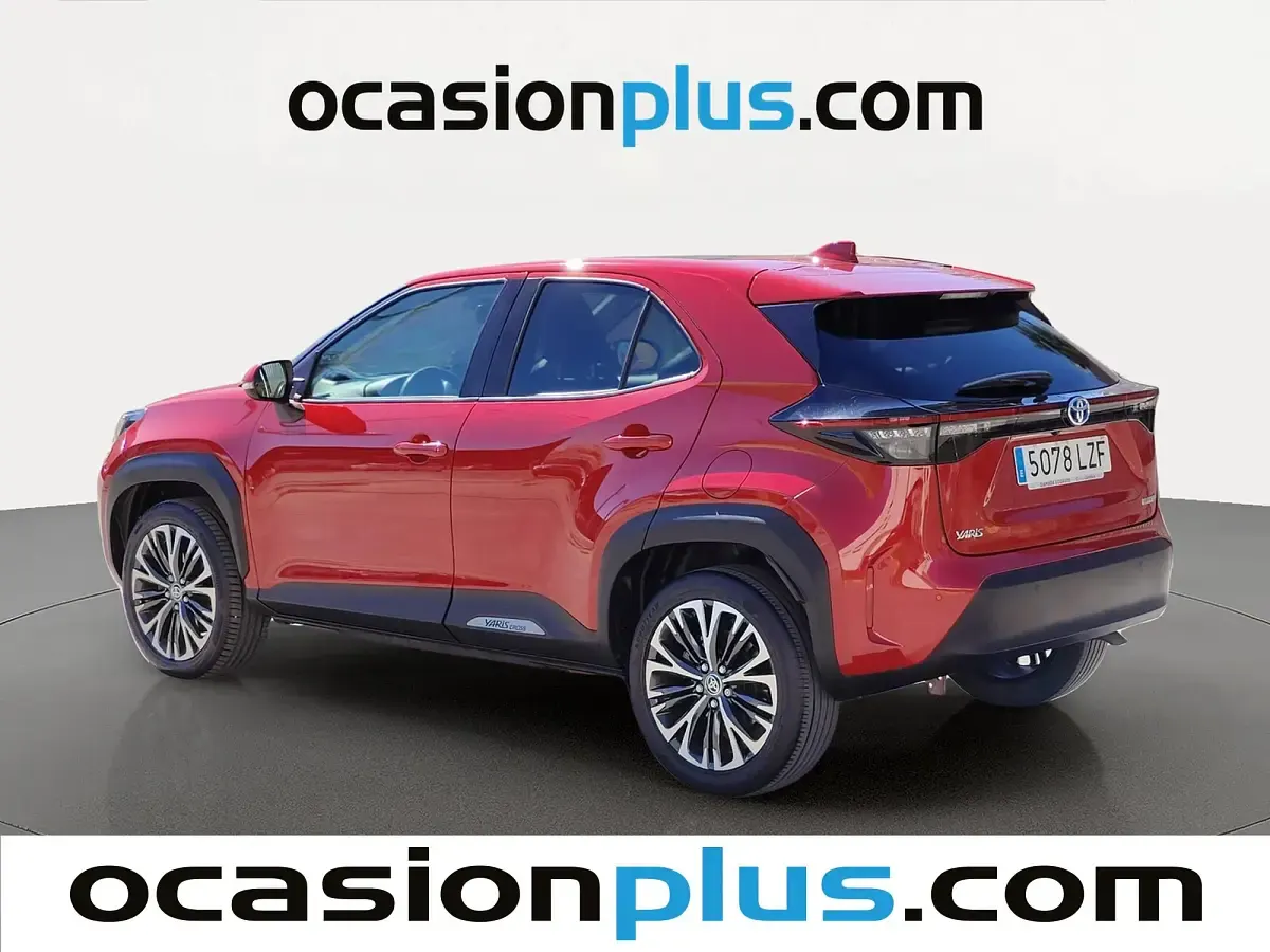 Używany Toyota Yaris Hybrid Edition 116 KM (85 kW) 2022 Czerwony SUV