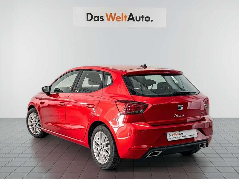Usado Seat Ibiza FR 116 CV (85 kW) 2025 Rojo Utilitario
