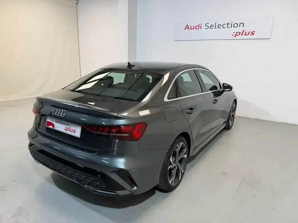 Usado Audi A3 S-Line 150 CV (110 kW) 2025 Gris Berlina