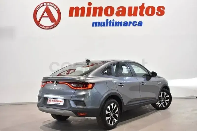 Usado Renault Arkana Business 140 CV (102 kW) 2023 Gris SUV