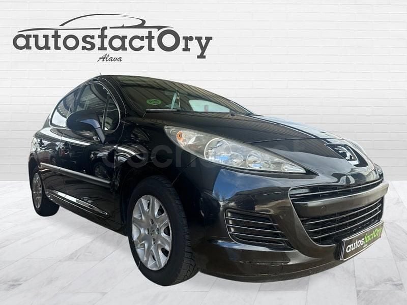 Usado Peugeot 207 Business-Line 75 CV (55 kW) 2010 Negro Berlina