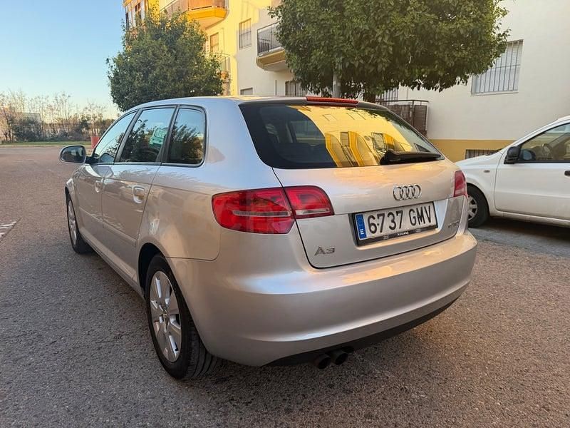 Usado Audi A3 Ambition 105 CV (77 kW) 2009 Gris / plata Utilitario
