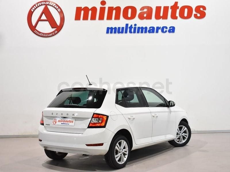 Usado Skoda Fabia Ambition 95 HP (69 kW) 2021 Branco Sedan