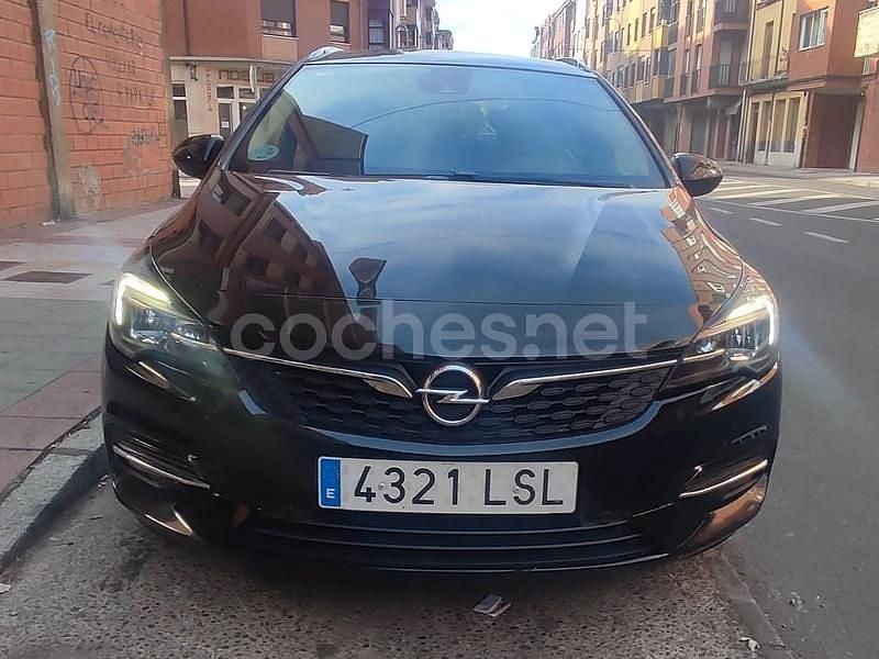 Usado Opel Astra Ultimate 145 CV (106 kW) 2021 Negro Familiar