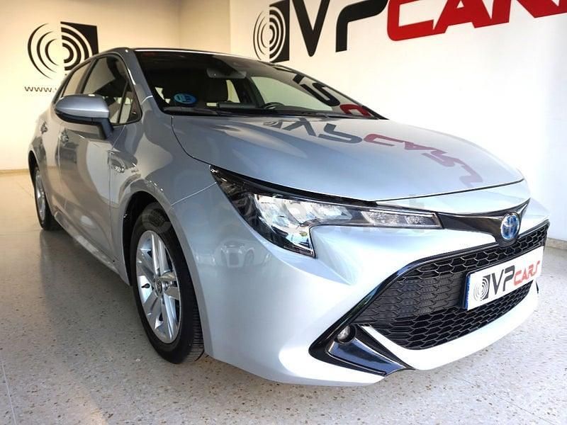 Usado Toyota Corolla Active 122 CV (89 kW) 2021 Gris / plata Berlina