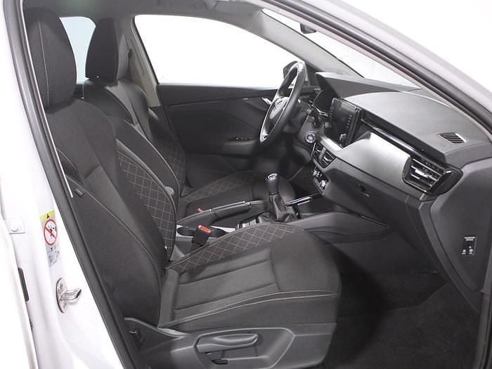 Usado Skoda Scala Selection 95 CV (69 kW) 2024 Blanco Utilitario