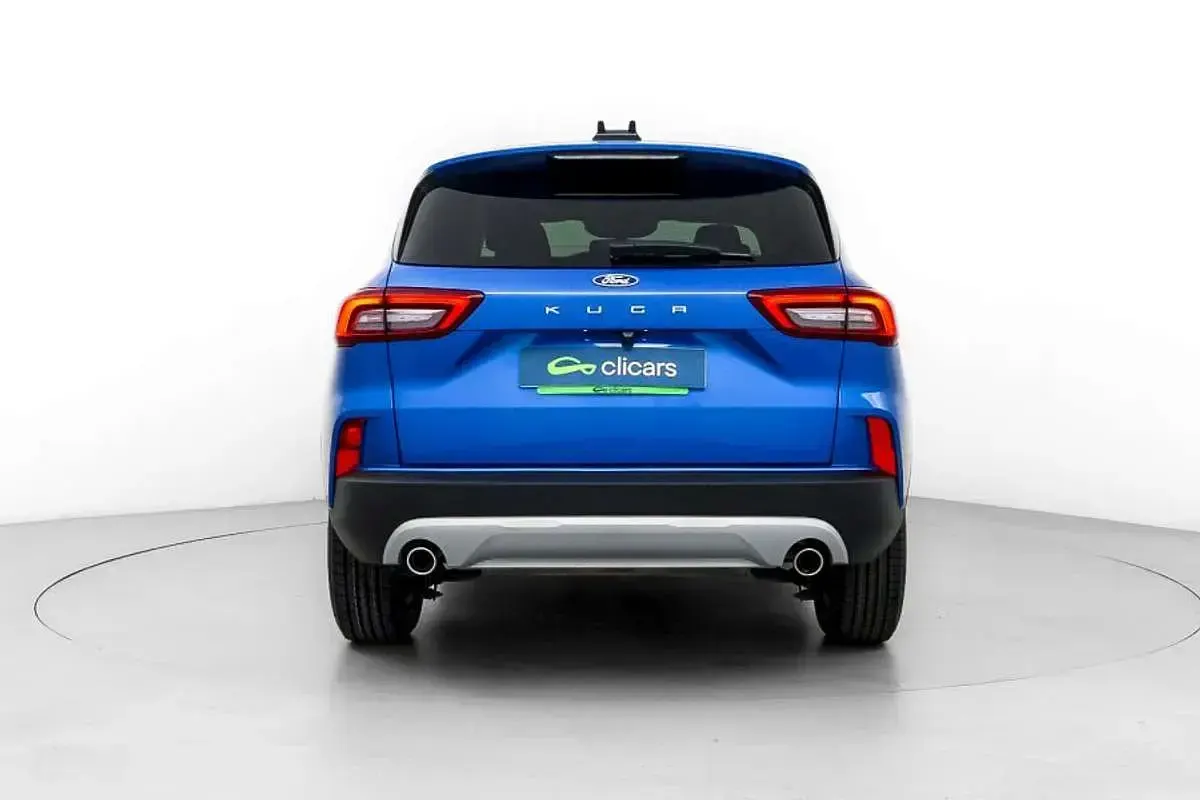 Usado Ford Kuga Titanium 150 HP (110 kW) 2025 Azul SUV