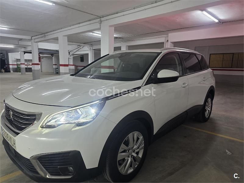 Usado Peugeot 5008 Allure 130 CV (95 kW) 2018 Blanco SUV