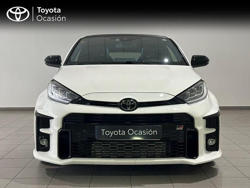 Usado Toyota Yaris 276 CV (202 kW) 2022 Blanco Utilitario