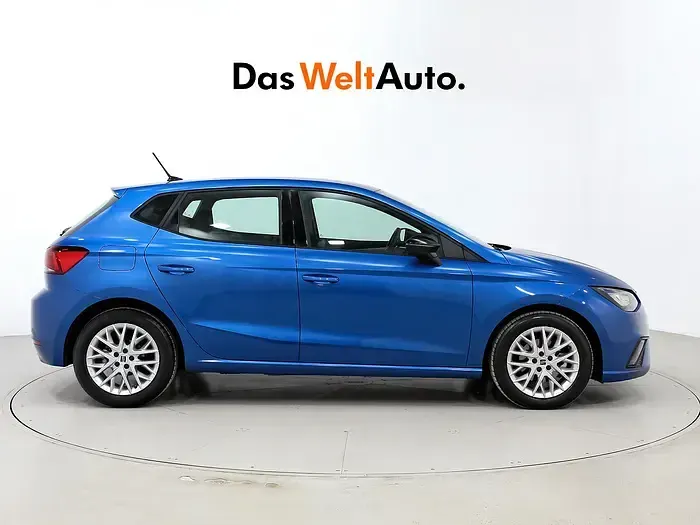 Usado Seat Ibiza FR 115 CV (84 kW) 2025 Azul Utilitario