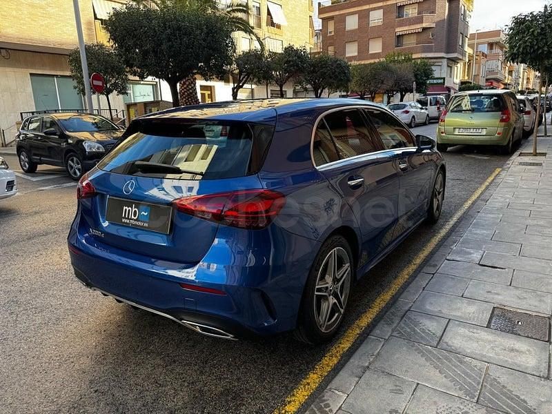 Usado Mercedes A200 150 CV (110 kW) 2024 Azul Berlina