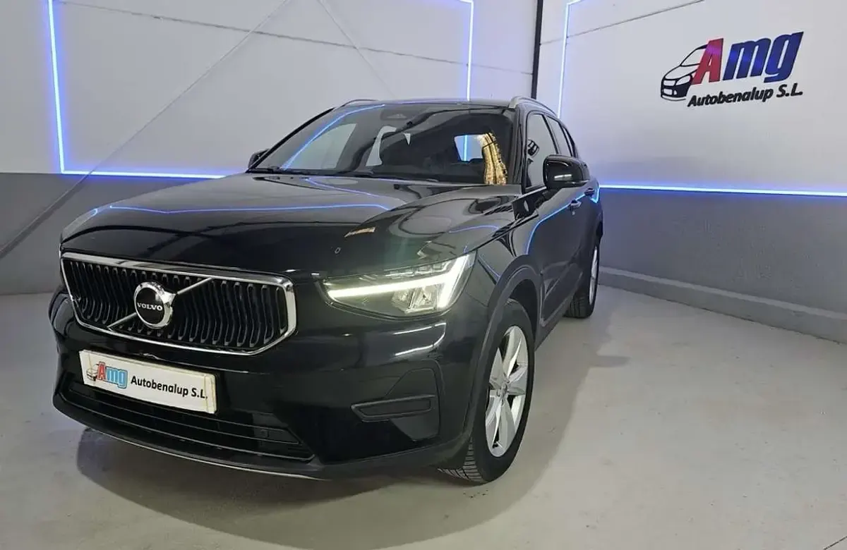 Usado Volvo XC40 Core 162 HP (119 kW) 2023 Branco SUV