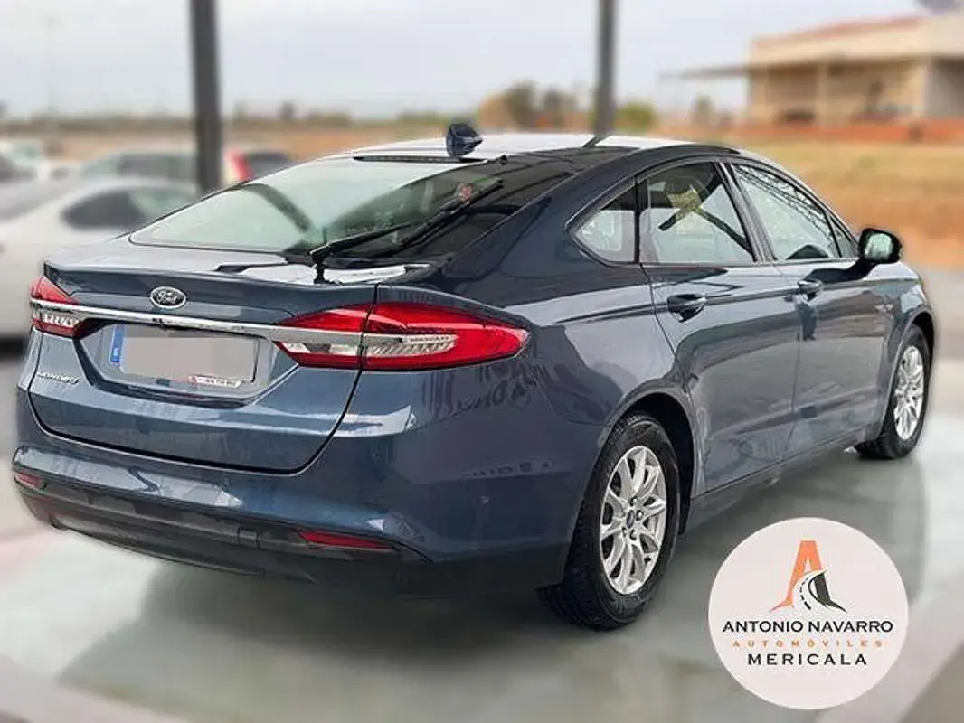 Usado Ford Mondeo Trend 150 CV (110 kW) 2020 Azul Berlina