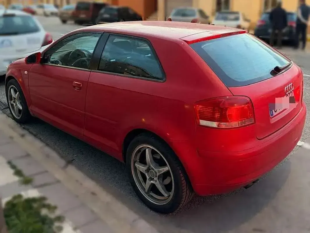 Usado Audi A3 105 CV (77 kW) 2004 Rojo Utilitario