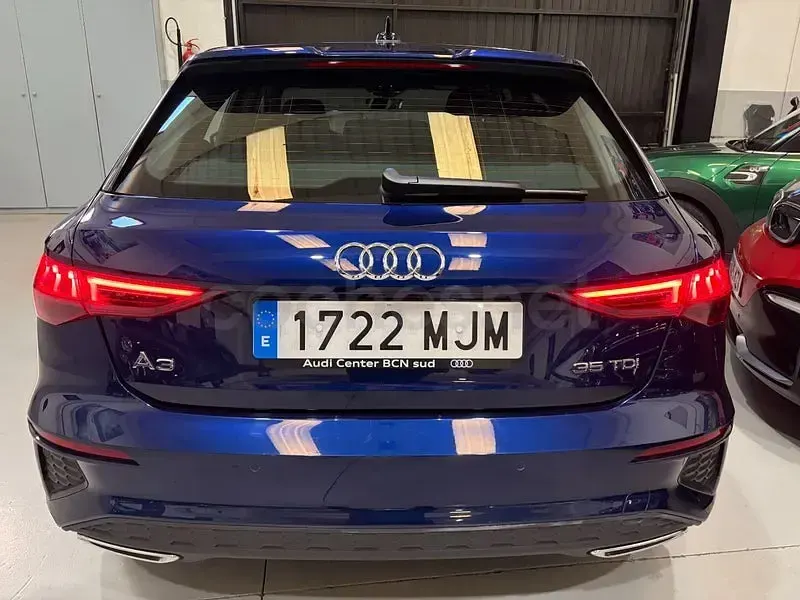 Usado Audi A3 S-Line 150 CV (110 kW) 2023 Azul Berlina