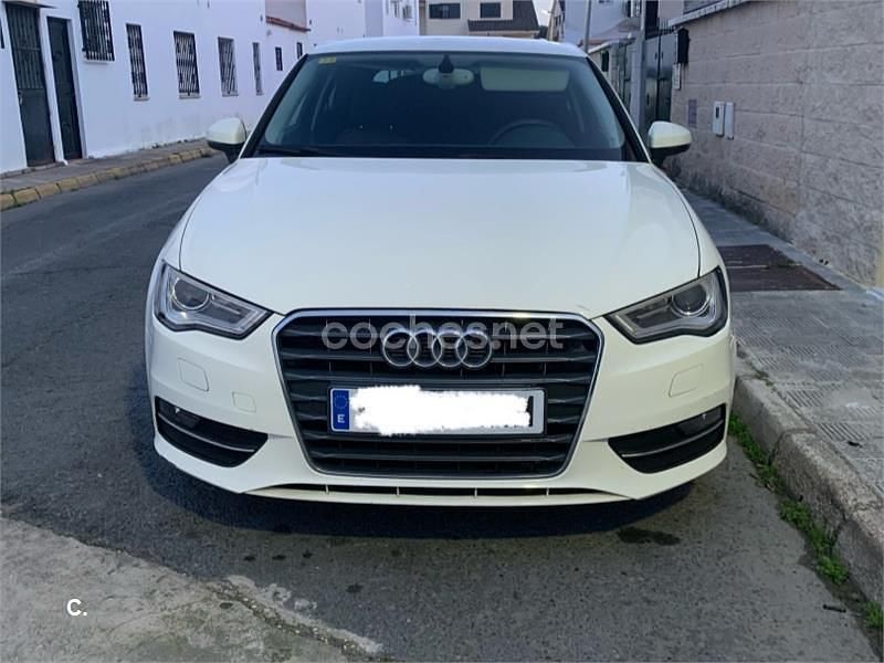 Używany Audi A3 Ambition 105 KM (77 kW) 2013 Biały Sedan/Limuzyna