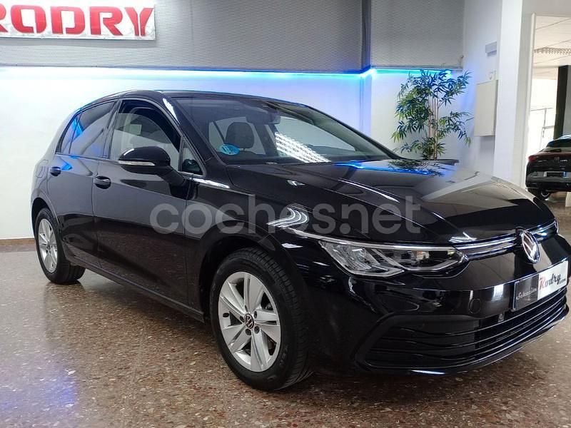 Negro Usado 2022 VW Golf VIII Life Berlina | 22.550 € (Precio justo) - Imagen 1/4