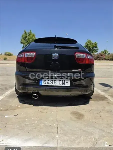 Usado Seat Leon Sport 150 CV (110 kW) 2003 Negro Utilitario