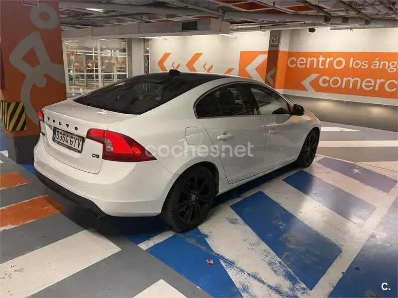Usado Volvo S60 Momentum 205 CV (150 kW) 2010 Blanco Berlina