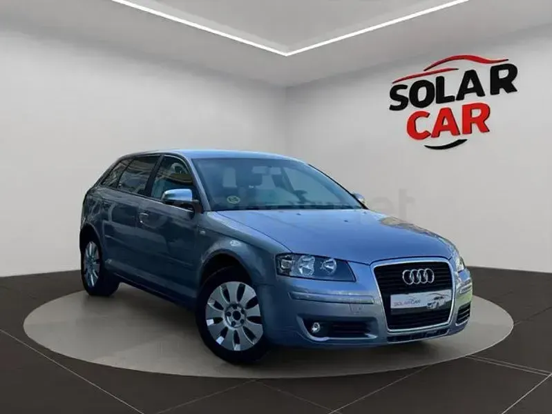 Usado Audi A3 Ambiente 116 CV (85 kW) 2004 Gris Utilitario
