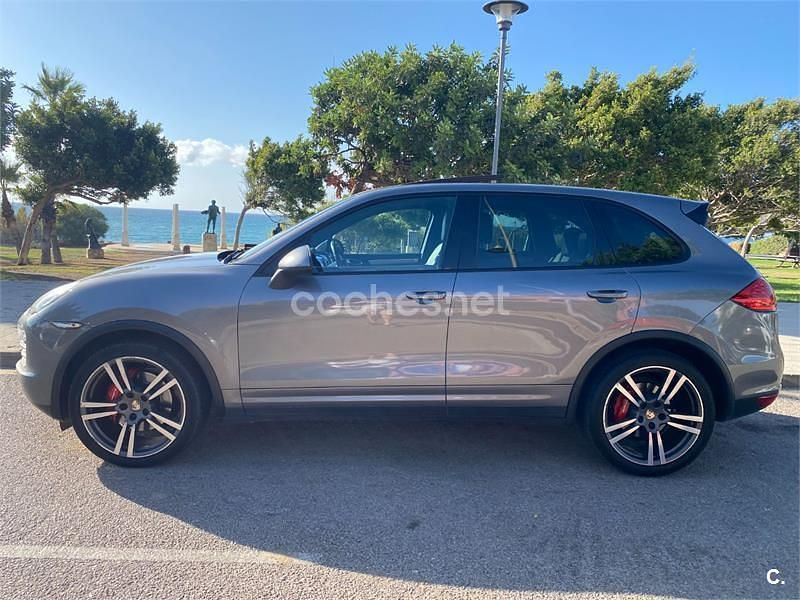 Usado Porsche Cayenne 240 CV (176 kW) 2011 Gris / plata SUV