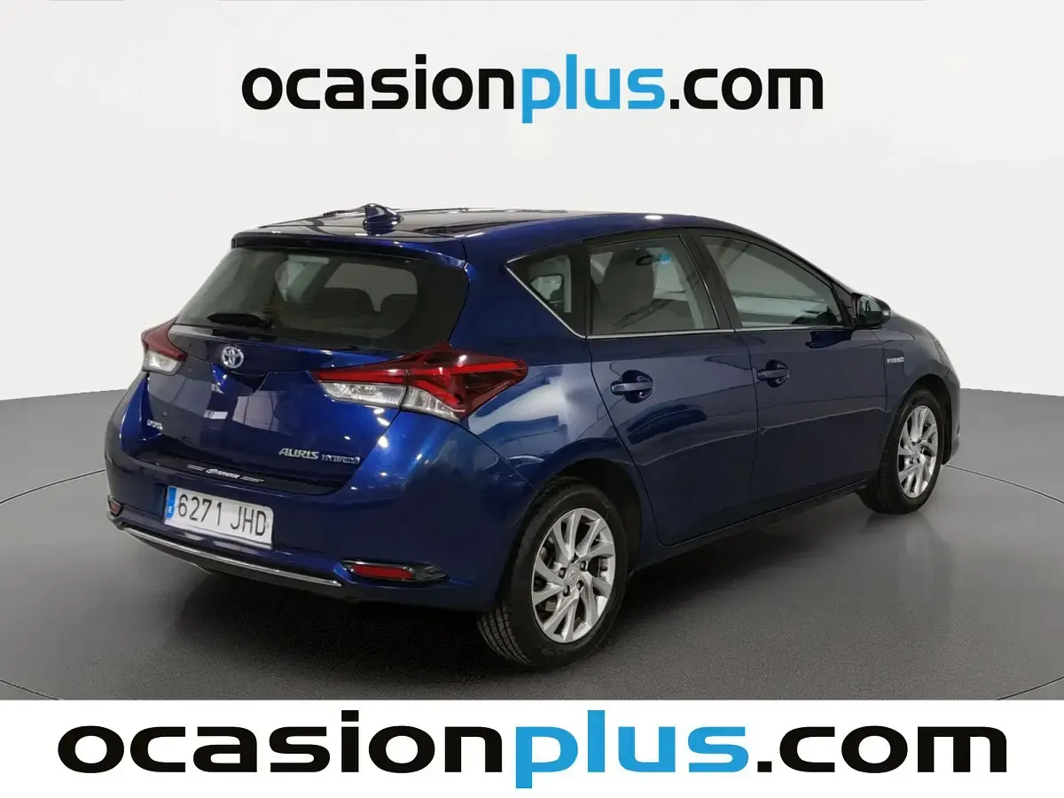 Usado Toyota Auris Active 136 CV (100 kW) 2015 Azul