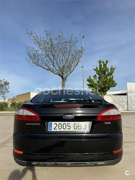Usado Ford Mondeo Titanium 140 CV (102 kW) 2008 Negro Berlina