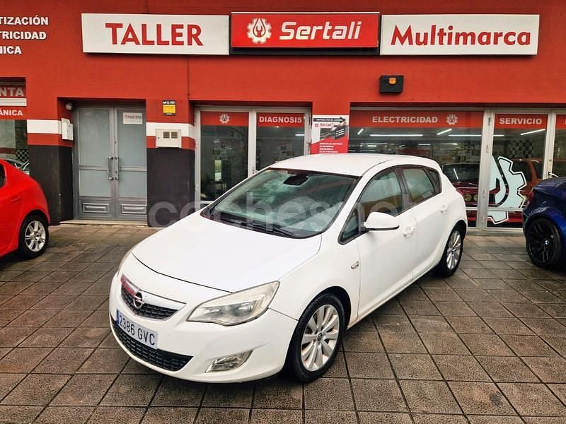 Blanco Usado 2010 Opel Astra Enjoy Berlina | 3800 € (Buen precio) - Imagen 1/4