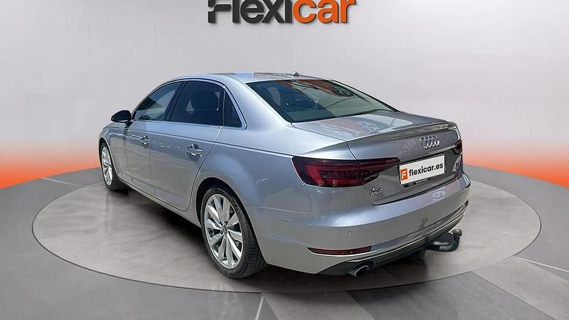 Usado Audi A4 Premium 151 CV (111 kW) 2018 Gris Berlina