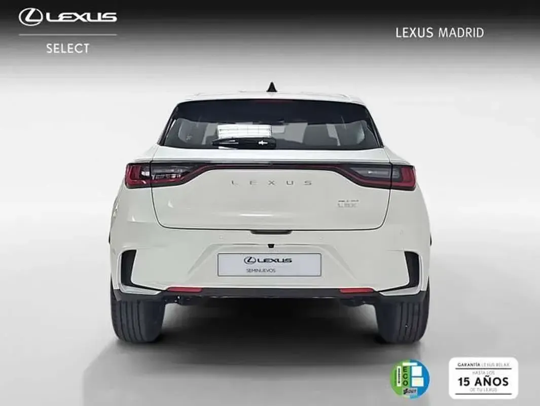 Usado Lexus LBX 136 CV (100 kW) 2026 Blanco SUV