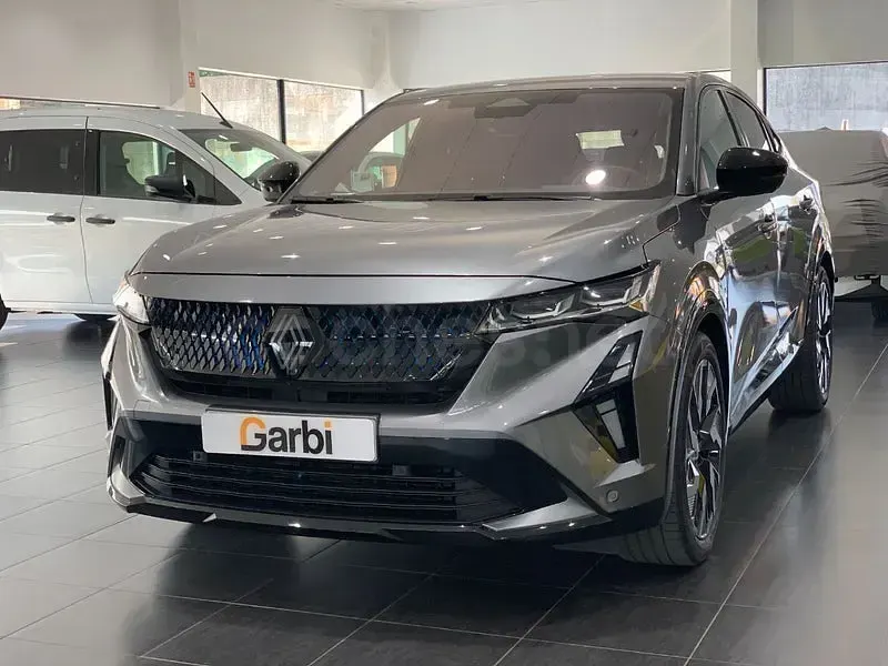 Usado Renault Rafale Esprit Alpine 200 CV (147 kW) 2025 Gris / plata SUV