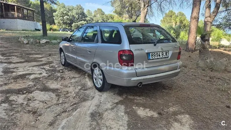 Usado Citroën Xsara 110 CV (80 kW) 2002 Gris / plata Familiar