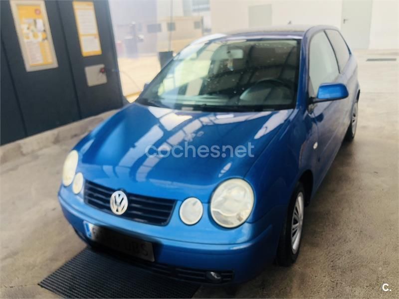Azul Usado 2004 VW Polo Match Berlina | 2300 € (Buen precio) - Imagen 1/4
