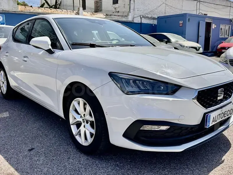 Usado Seat Leon Reference 90 CV (66 kW) 2021 Blanco Berlina