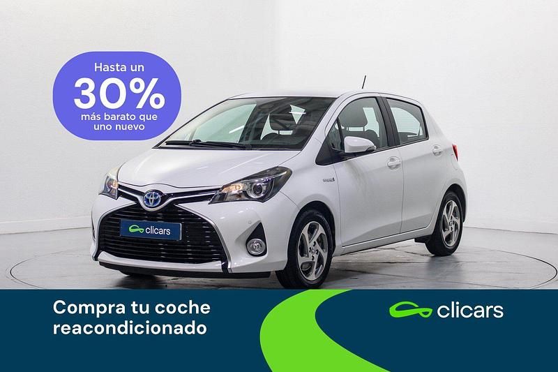 Usado Toyota Yaris Hybrid Active 100 CV (73 kW) 2017 Blanco Berlina