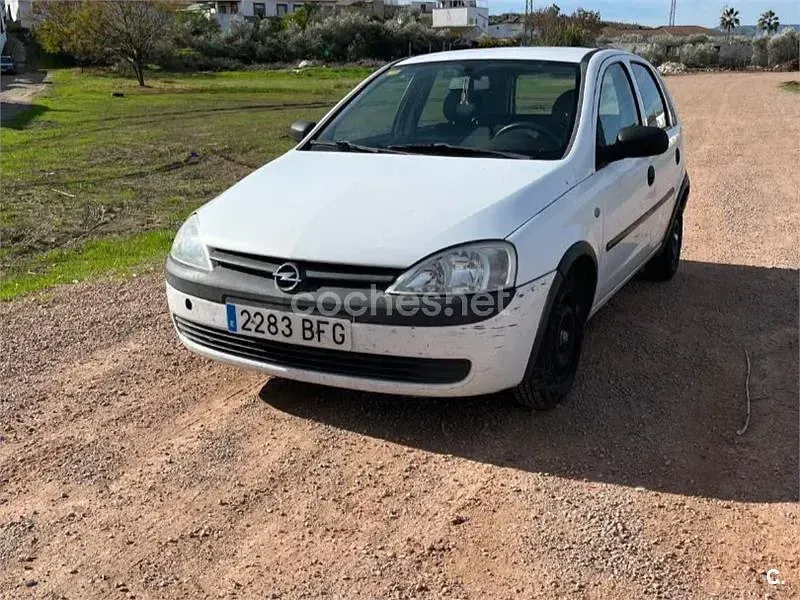 Usado Opel Corsa Club 58 CV (42 kW) 2001 Blanco Utilitario