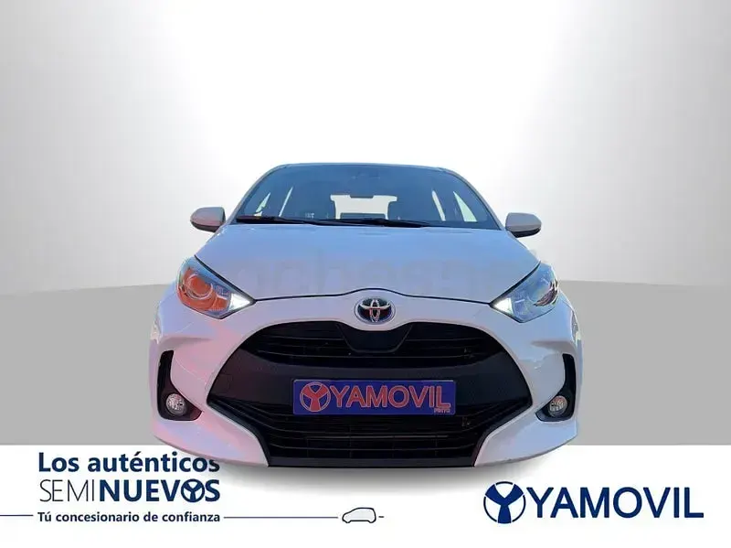 Usado Toyota Yaris Hybrid Active 116 CV (85 kW) 2024 Blanco Berlina