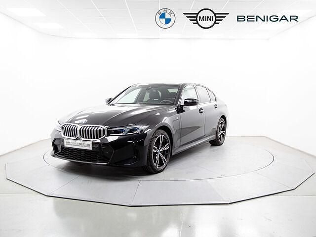 Negro Usado 2024 BMW 330e Comfort Edition Berlina | 45.900 € (Caro) - Imagen 1/4