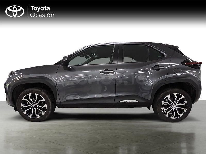 Usado Toyota Yaris Cross Active 132 CV (97 kW) 2025 Gris / plata SUV