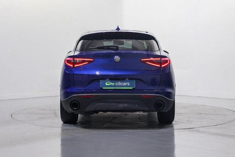 Usado Alfa Romeo Stelvio Sprint 190 CV (139 kW) 2022 Azul SUV