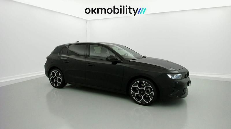 Usado Opel Astra 180 CV (132 kW) 2023 Negro carbón