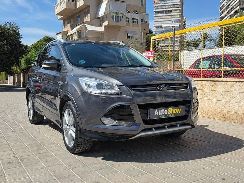Usado Ford Kuga ST-Line 180 CV (132 kW) 2016 Gris / plata SUV