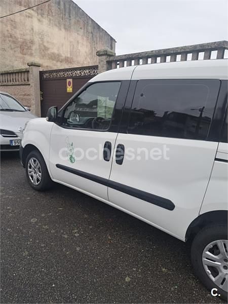 Usado Fiat Doblò Active 90 CV (66 kW) 2015 Blanco Monovolumen