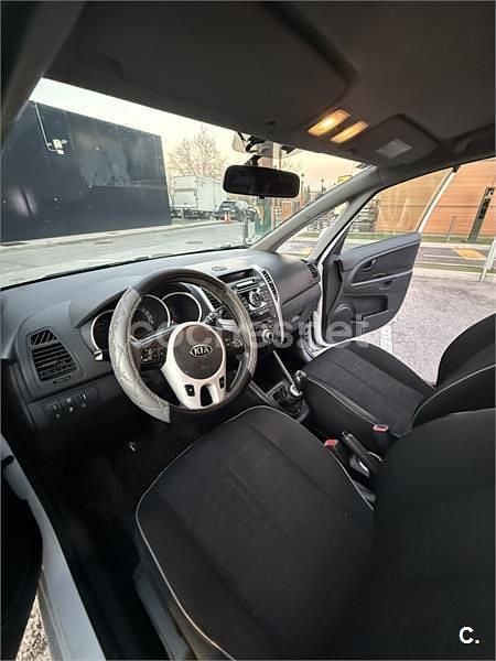 Usado Kia Venga 90 CV (66 kW) 2011 Blanco Utilitario