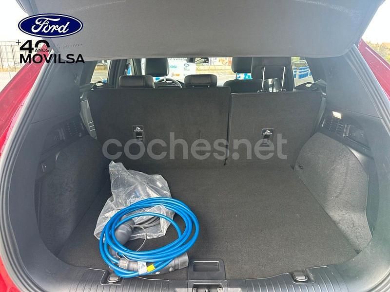 Usado Ford Kuga ST-Line X 225 CV (165 kW) 2022 Granate SUV