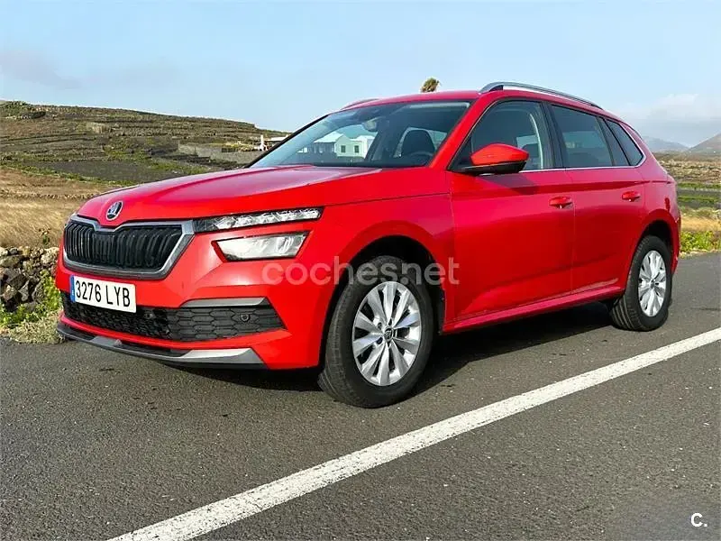 Usado Skoda Kamiq Ambition 110 CV (80 kW) 2022 Rojo SUV
