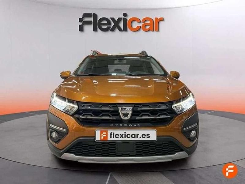 Usado Dacia Sandero Expression 101 CV (74 kW) 2022 Naranja Utilitario