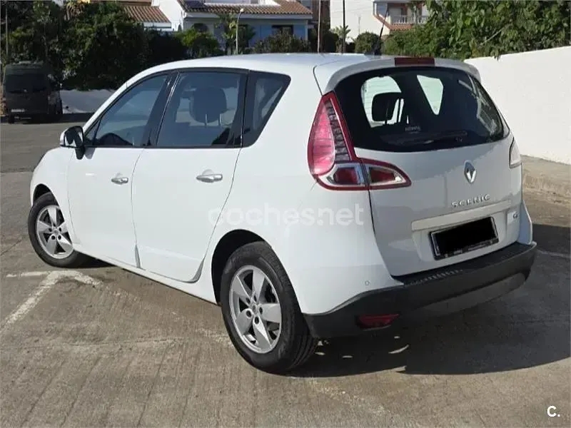 Usado Renault Scenic E-Tech Dynamique 130 CV (95 kW) 2011 Blanco Monovolumen