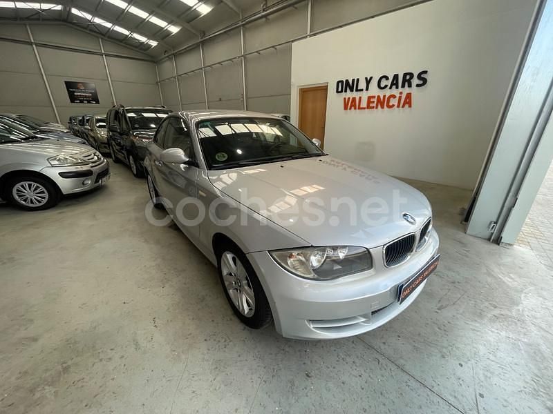 Gris / plata Usado 2008 BMW 120 Coupé Coupe | 7990 € (Buen precio) - Imagen 1/4