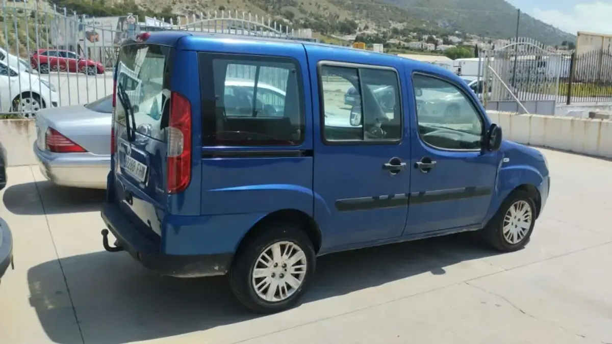 Usado Fiat Doblò Active 105 CV (77 kW) 2006 Monovolumen
